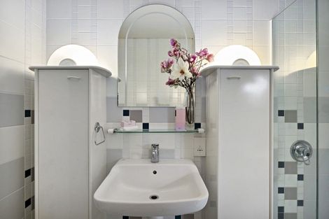 Photo of property in Trieste, 2/346 Oriental Parade, Oriental Bay, Wellington, 6011