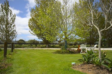 Photo of property in 37 Te Pua School Road, Helensville, 0875