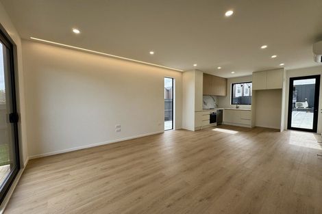 Photo of property in 2/131 Lancaster Road, Beach Haven, Auckland, 0626