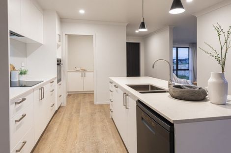 Photo of property in 71 Kaurinui Crescent, One Tree Point, 0118