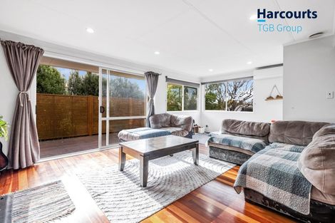 Photo of property in 8 Tawa Place, Waiuku, 2123