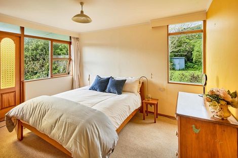 Photo of property in 9 Toenga Road, Pukerua Bay, 5026