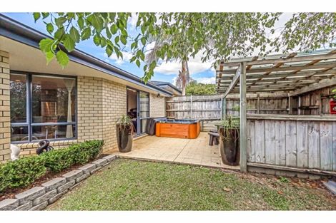 Photo of property in 98 Greenhithe Road, Greenhithe, Auckland, 0632