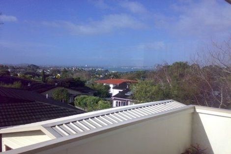 Photo of property in 2/44 Raleigh Road, Northcote, Auckland, 0627