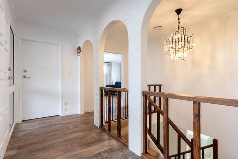 Photo of property in 5 Mandeville Crescent, Grenada Village, Wellington, 6037