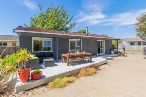 Photo of property in 16 Rosewood Place, Paraparaumu, 5032