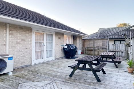 Photo of property in 43 Blease Street, New Lynn, Auckland, 0600