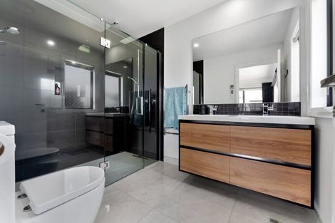 Photo of property in 25 Silicon Way, Fitzherbert, Palmerston North, 4410