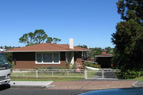 Photo of property in 10 Teal Crescent, Beach Haven, Auckland, 0626