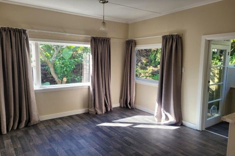 Photo of property in 105 Fulford Street, New Plymouth, 4310