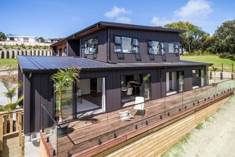 Photo of property in 10 Waititiro Rise, Stanmore Bay, Whangaparaoa, 0932