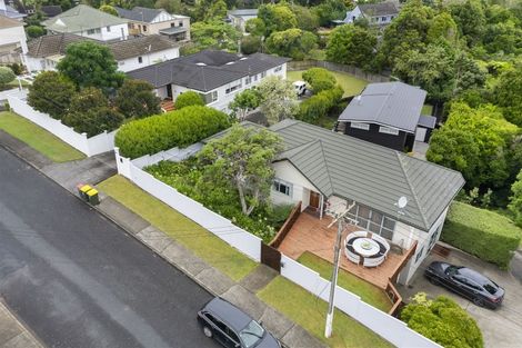 Photo of property in 24a Alexander Street, Cockle Bay, Auckland, 2014