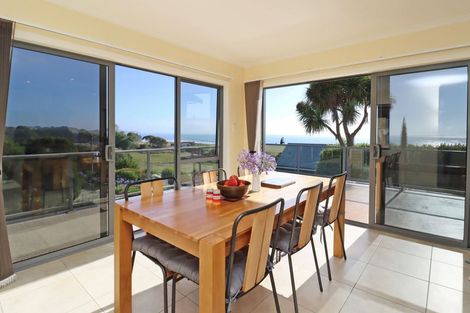 Photo of property in 11 Oakham Street, Hampden, 9410