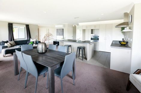 Photo of property in 112 Saint James Drive, Huntington, Hamilton, 3210