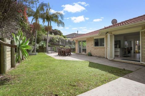 Photo of property in 7 Louvain Place, Greenhithe, Auckland, 0632