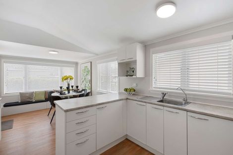 Photo of property in 1/56 East Street, Papakura, 2110