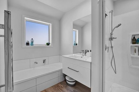 Photo of property in 2 Midsummer Avenue, Stratford, 4332