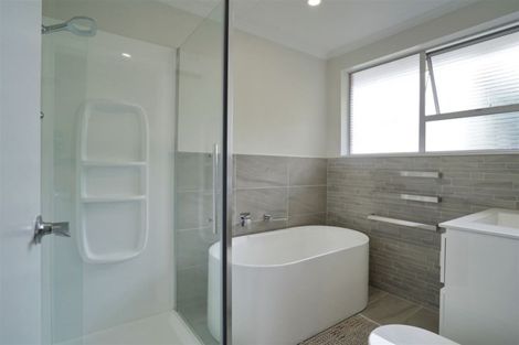 Photo of property in 105 Bay View Road, Moncks Bay, Christchurch, 8081