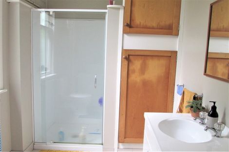 Photo of property in 180-182 Ohiro Road, Brooklyn, Wellington, 6021