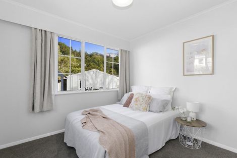 Photo of property in 117 Horoeka Street, Stokes Valley, Lower Hutt, 5019
