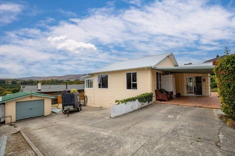 Photo of property in 30 Branxholm Street, Roxburgh, 9500