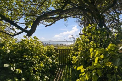 Photo of property in 10 Pukatea Street, Eastbourne, Lower Hutt, 5013