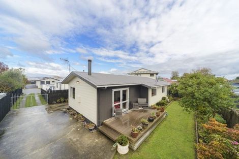 Photo of property in 35 Peter Hall Drive, Kelvin Grove, Palmerston North, 4414