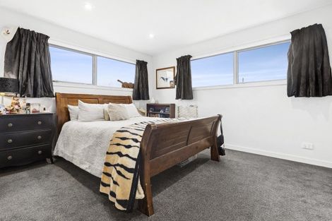 Photo of property in 15 Marbleleaf Lane, Albert Town, Wanaka, 9305