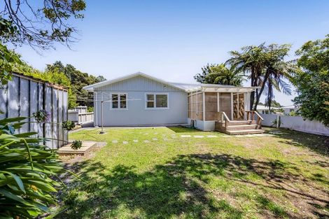 Photo of property in 37 Awanui Street, Merrilands, New Plymouth, 4312