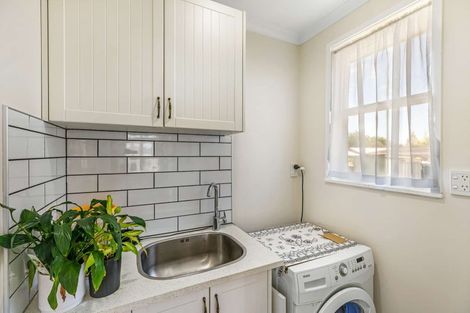 Photo of property in 1/1 Cooper Place, Papakura, 2110