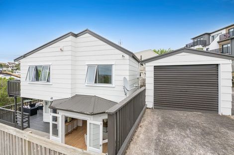 Photo of property in 3/22 Hogans Road, Glenfield, Auckland, 0629
