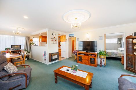 Photo of property in 1 Wincanton Place, Awapuni, Palmerston North, 4412