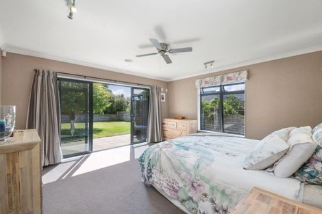 Photo of property in 24 Montgomery Crescent, Kinloch, Taupo, 3377