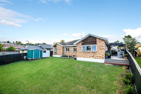 Photo of property in 6 San Bernadino Drive, Henderson, Auckland, 0612