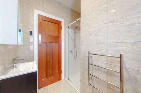 Photo of property in 69 Ranui Crescent, Khandallah, Wellington, 6035