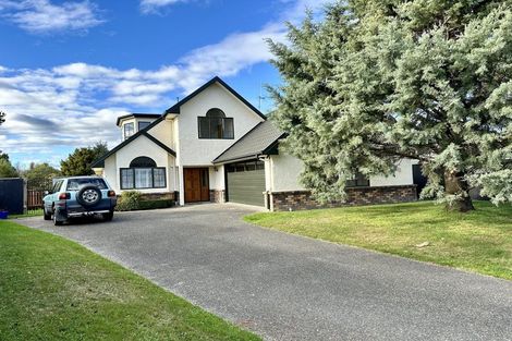 Photo of property in 11 Woodgate Court, Fitzherbert, Palmerston North, 4410