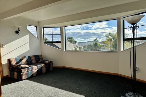 Photo of property in 11 Woodgate Court, Fitzherbert, Palmerston North, 4410