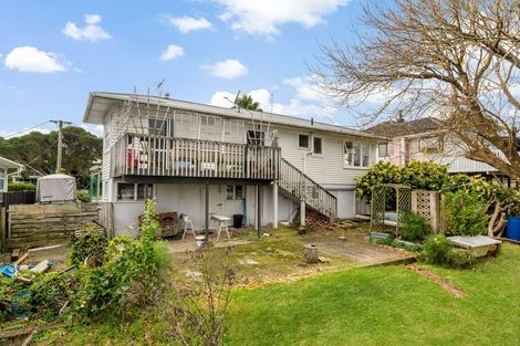 Photo of property in 6 Tonkin Drive, Sunnynook, Auckland, 0620