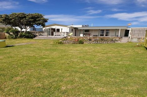 Photo of property in 17 Dixie Street, Te Horo Beach, Otaki, 5581
