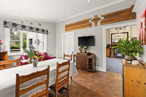 Photo of property in 4 Terrace Lane, Hospital Hill, Napier, 4110