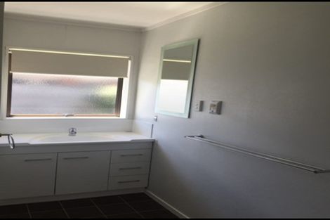 Photo of property in 1 Arcus Street, St Andrews, Hamilton, 3200