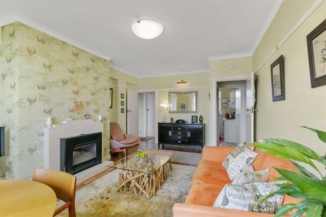 Photo of property in Owd Trafford Flats, 17 Brougham Street, Mount Victoria, Wellington, 6011