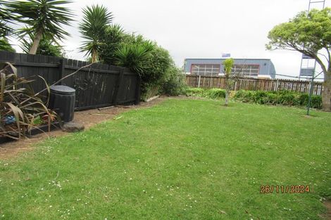 Photo of property in 17 Oreil Avenue, West Harbour, Auckland, 0618