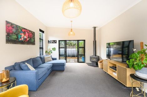 Photo of property in 18 Galea Grove, Kelvin Grove, Palmerston North, 4414