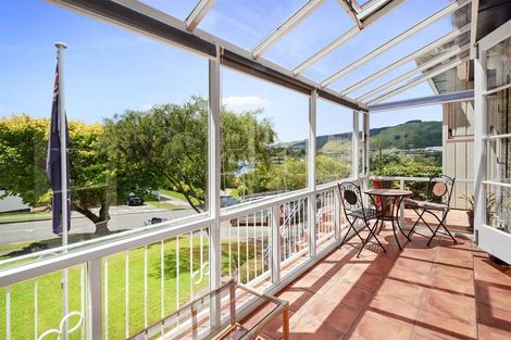 Photo of property in 39 Sunrise Boulevard, Tawa, Wellington, 5028
