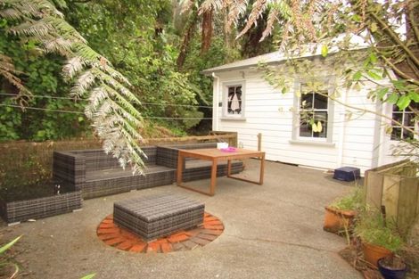 Photo of property in 28 Rangiora Avenue, Kaiwharawhara, Wellington, 6035