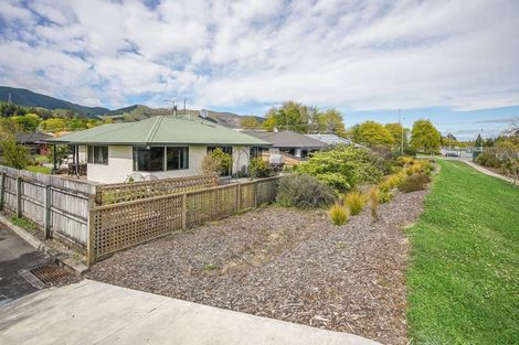 Photo of property in 7 Heath Place, Stoke, Nelson, 7011