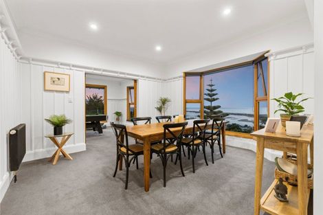Photo of property in 109 Moncks Spur Road, Redcliffs, Christchurch, 8081
