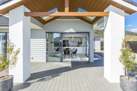 Photo of property in 7 Hopkirk Avenue, Wallaceville, Upper Hutt, 5018