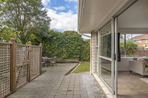 Photo of property in 2/4 Kotare Street, Fendalton, Christchurch, 8041